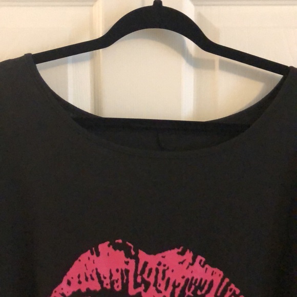 Black Dress with Hot Pink lips 👄 - Picture 3 of 5